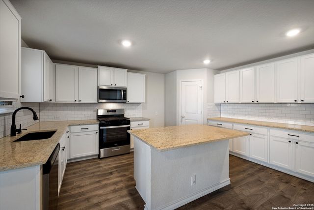 102 Bahama Woodstar, San Antonio, TX 78253