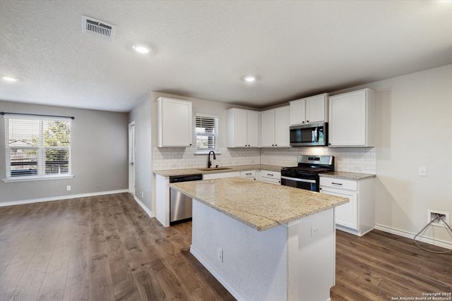 102 Bahama Woodstar, San Antonio, TX 78253