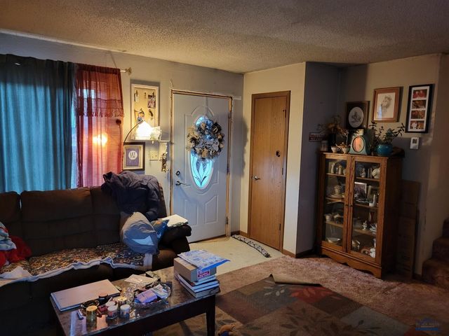 4336 BRONCO LN, Rapdi City, SD 57701