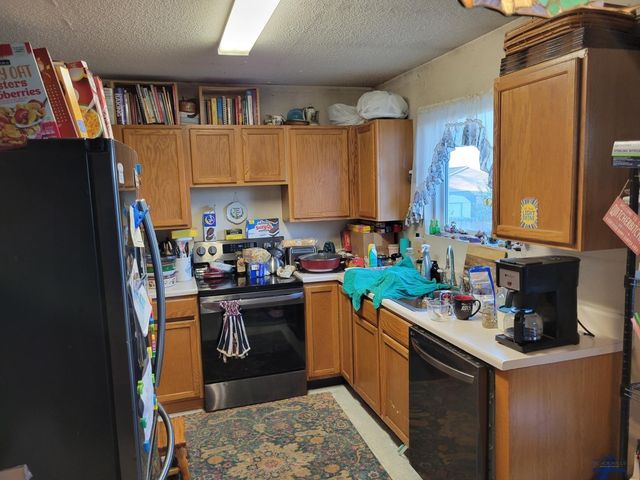 4336 BRONCO LN, Rapdi City, SD 57701