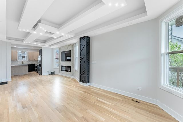 822 N Lockwood Avenue, Chicago, IL 60651