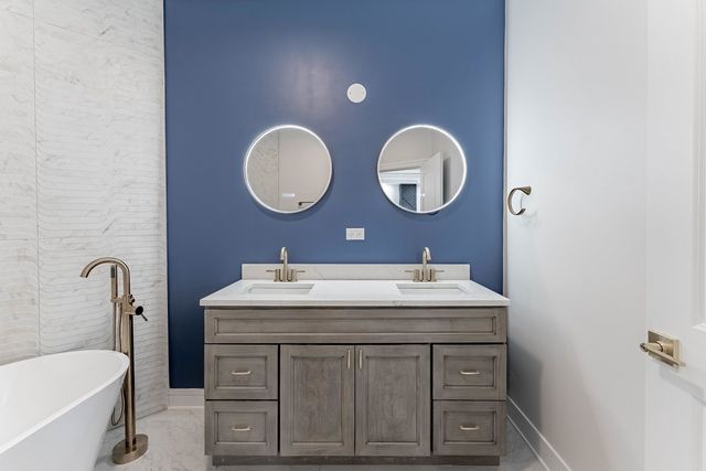 822 N Lockwood Avenue, Chicago, IL 60651