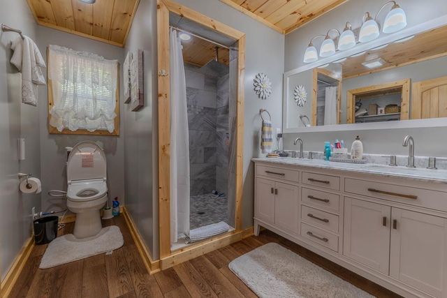 190 Galloway Drive, Hayesville, NC 28904
