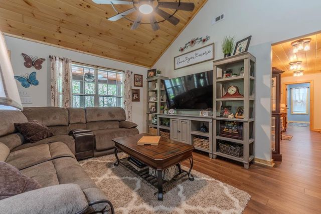 190 Galloway Drive, Hayesville, NC 28904