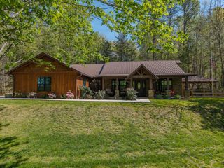 190 Galloway Drive, Hayesville, NC 28904