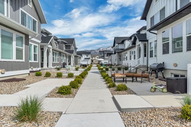 10036 N LIMESTONE WAY, Highland, UT 84003