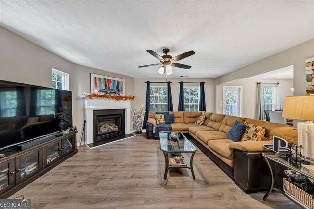 223 Topaz Drive, Dallas, GA 30132