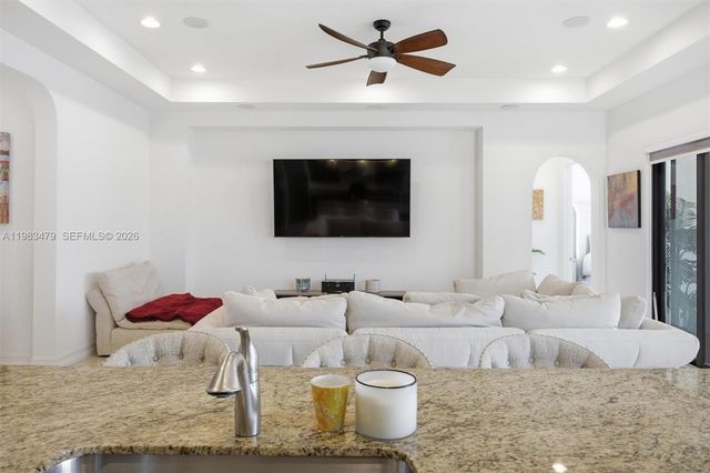 1296 SW 113th Way, Pembroke Pines, FL 33025