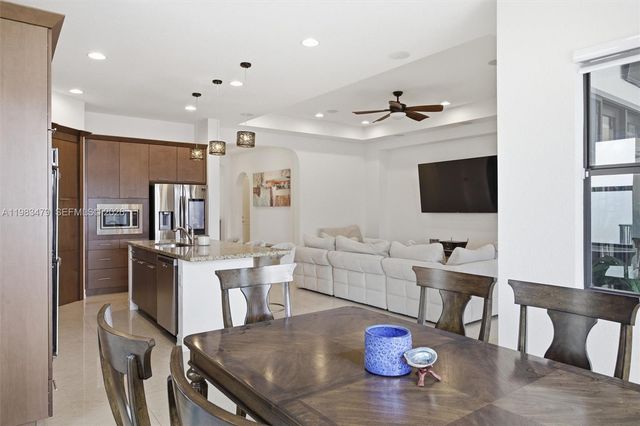 1296 SW 113th Way, Pembroke Pines, FL 33025