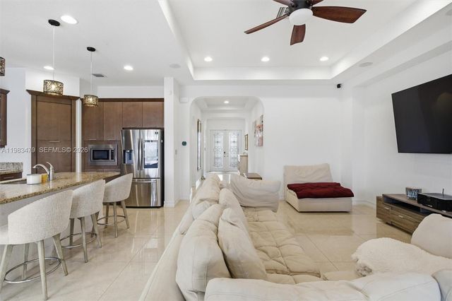 1296 SW 113th Way, Pembroke Pines, FL 33025