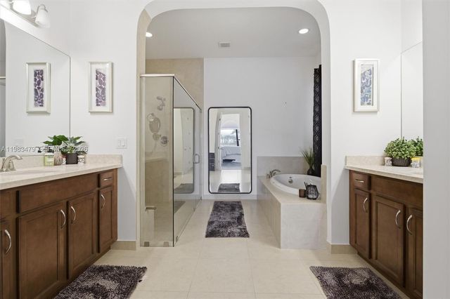 1296 SW 113th Way, Pembroke Pines, FL 33025