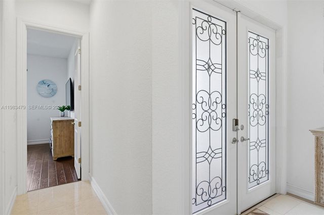 1296 SW 113th Way, Pembroke Pines, FL 33025