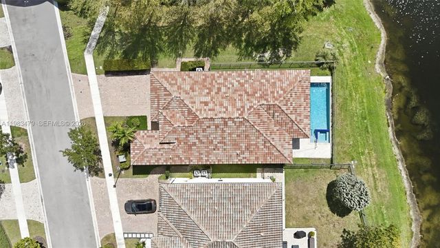 1296 SW 113th Way, Pembroke Pines, FL 33025