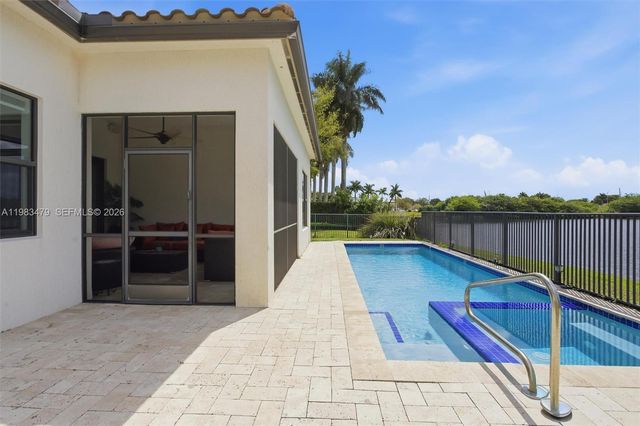 1296 SW 113th Way, Pembroke Pines, FL 33025