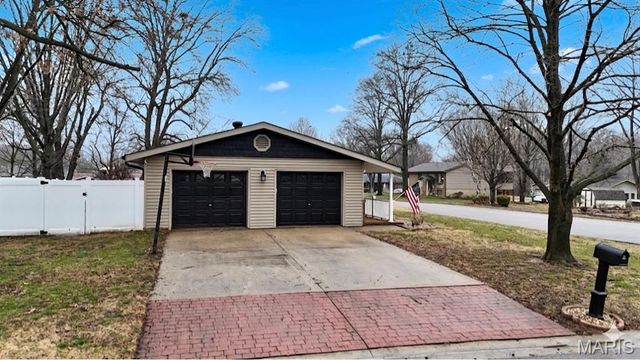 44 Kimberly Court, Collinsville, IL 62234