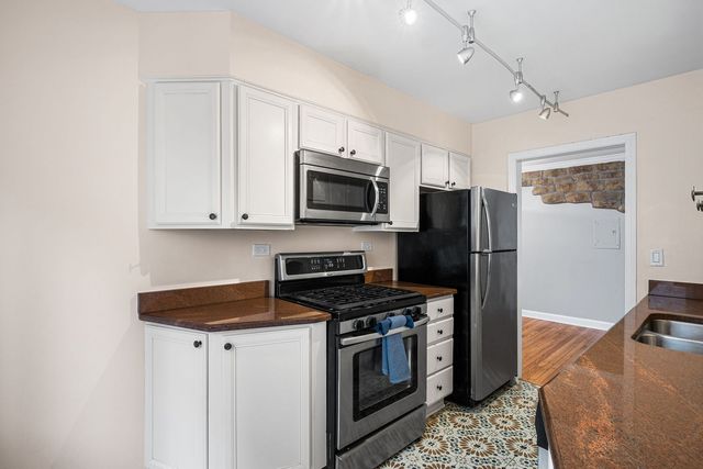1441 W Farwell Avenue 3C, Chicago, IL 60626