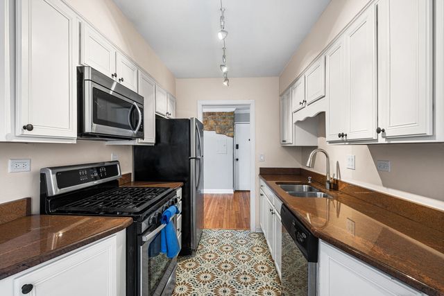 1441 W Farwell Avenue 3C, Chicago, IL 60626