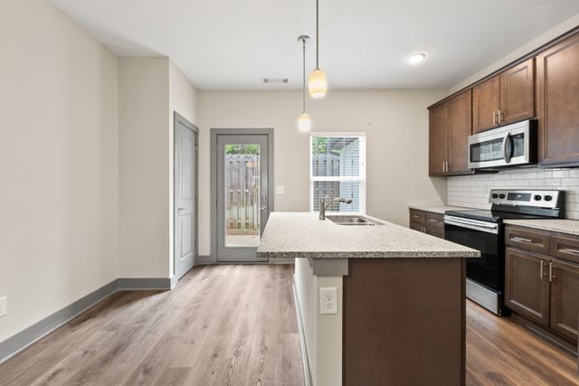 643 Bristol Creek Dr, Nashville, TN 37221