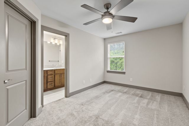 643 Bristol Creek Dr, Nashville, TN 37221