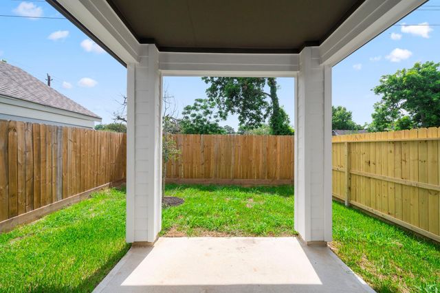 5516 Hardy Street, Houston, TX 77009