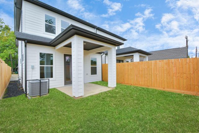 5516 Hardy Street, Houston, TX 77009