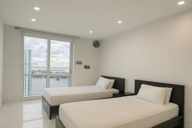 901 Brickell Key Boulevard 3307, Miami, FL 33131