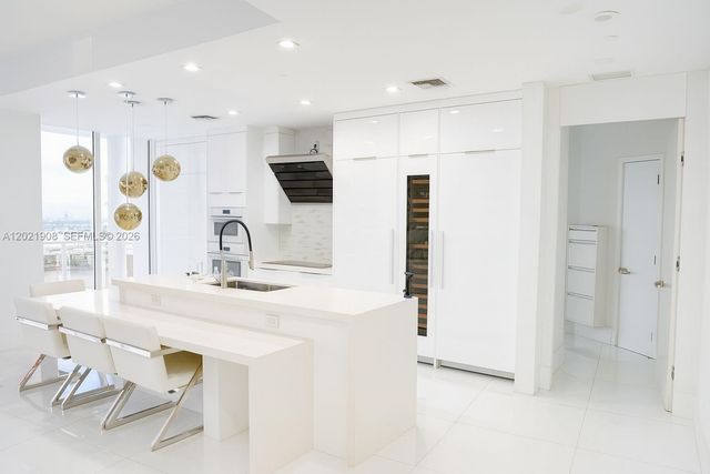 901 Brickell Key Boulevard 3307, Miami, FL 33131