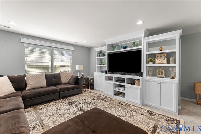 8800 Glen Royal Dr, Chesterfield, VA 23832