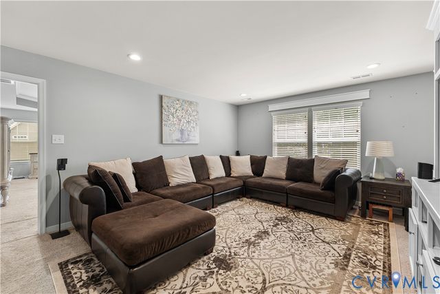 8800 Glen Royal Dr, Chesterfield, VA 23832