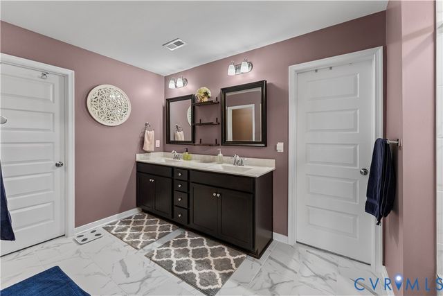 8800 Glen Royal Dr, Chesterfield, VA 23832