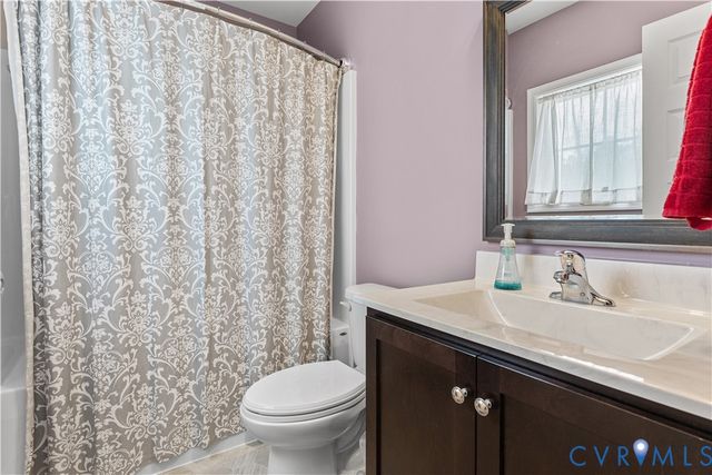 8800 Glen Royal Dr, Chesterfield, VA 23832