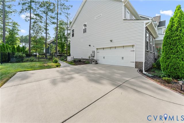 8800 Glen Royal Dr, Chesterfield, VA 23832