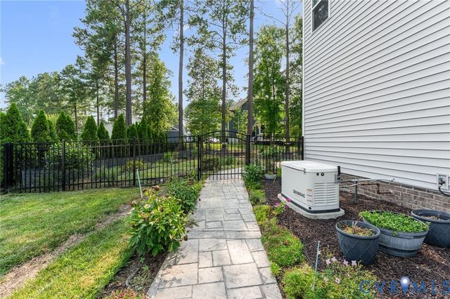 8800 Glen Royal Dr, Chesterfield, VA 23832