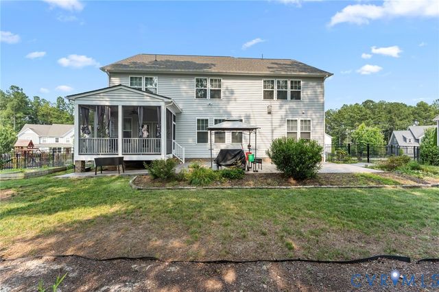 8800 Glen Royal Dr, Chesterfield, VA 23832