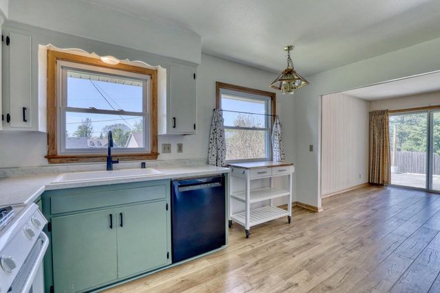 7371 49th STREET, Franklin, WI 53132