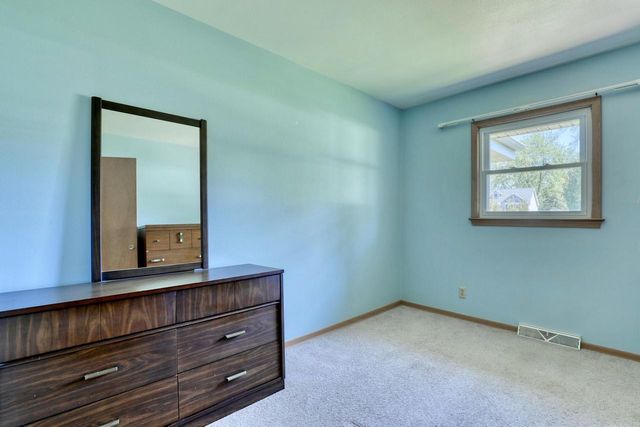 7371 49th STREET, Franklin, WI 53132