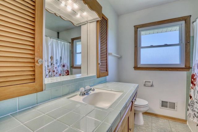 7371 49th STREET, Franklin, WI 53132