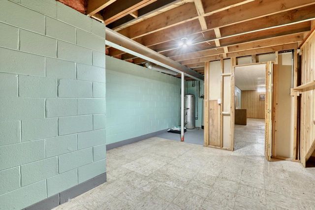 7371 49th STREET, Franklin, WI 53132