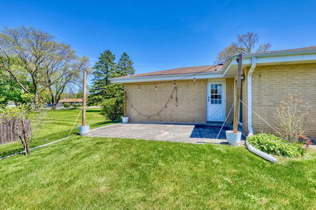 7371 49th STREET, Franklin, WI 53132