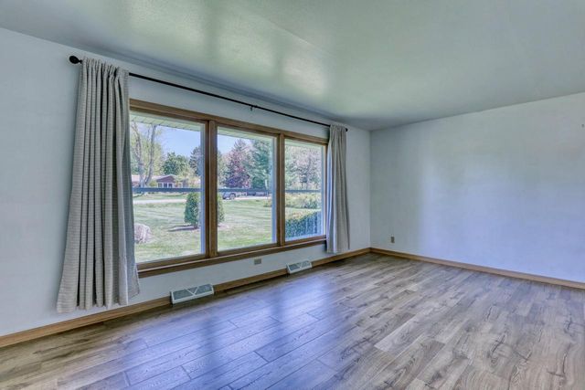 7371 49th STREET, Franklin, WI 53132