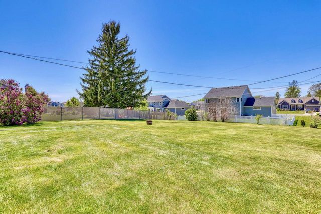 7371 49th STREET, Franklin, WI 53132