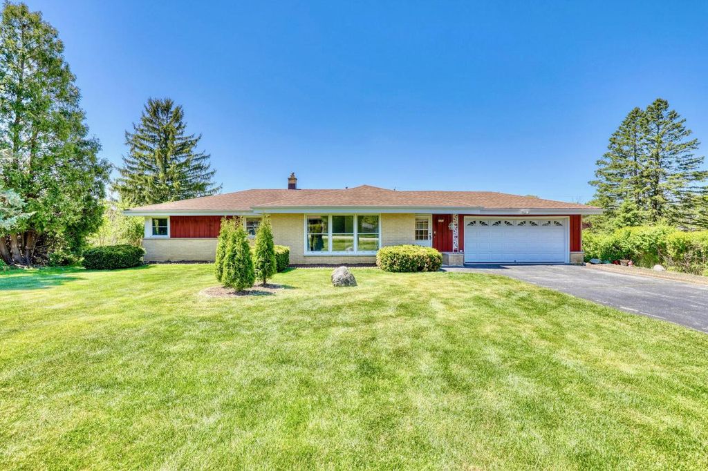 7371 49th STREET, Franklin, WI 53132