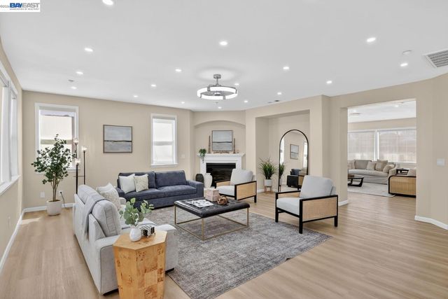 2024 Fitzgerald Way, Brentwood, CA 94513