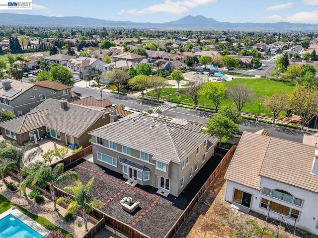 2024 Fitzgerald Way, Brentwood, CA 94513