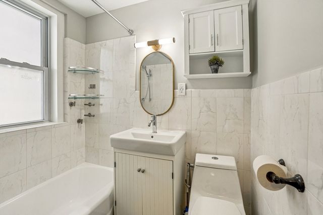 1870 Commonwealth Ave 1, Boston, MA 02135