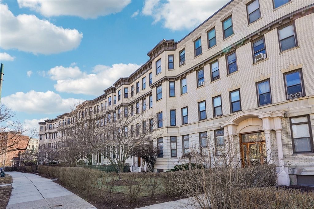 1870 Commonwealth Ave 1, Boston, MA 02135