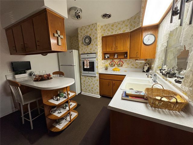 1705 N JEFFERSON AVENUE, Largo, FL 33770