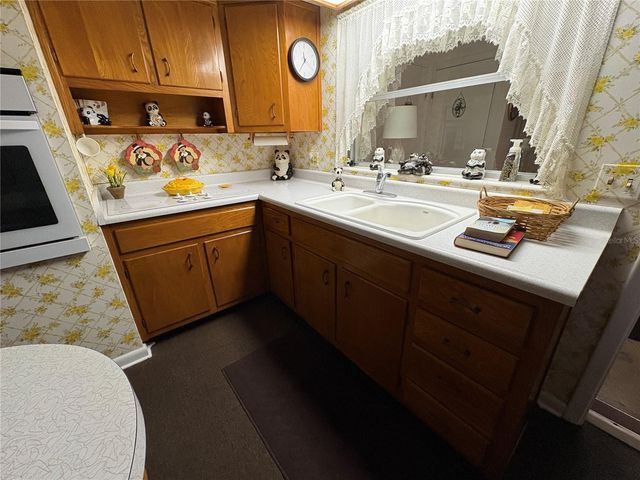 1705 N JEFFERSON AVENUE, Largo, FL 33770