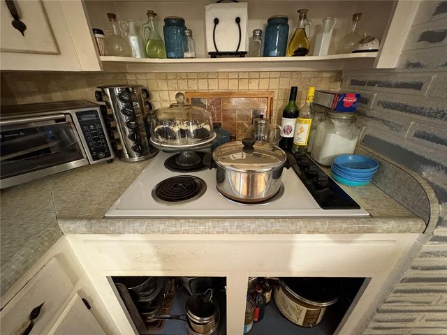 1705 N JEFFERSON AVENUE, Largo, FL 33770