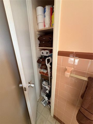 1705 N JEFFERSON AVENUE, Largo, FL 33770